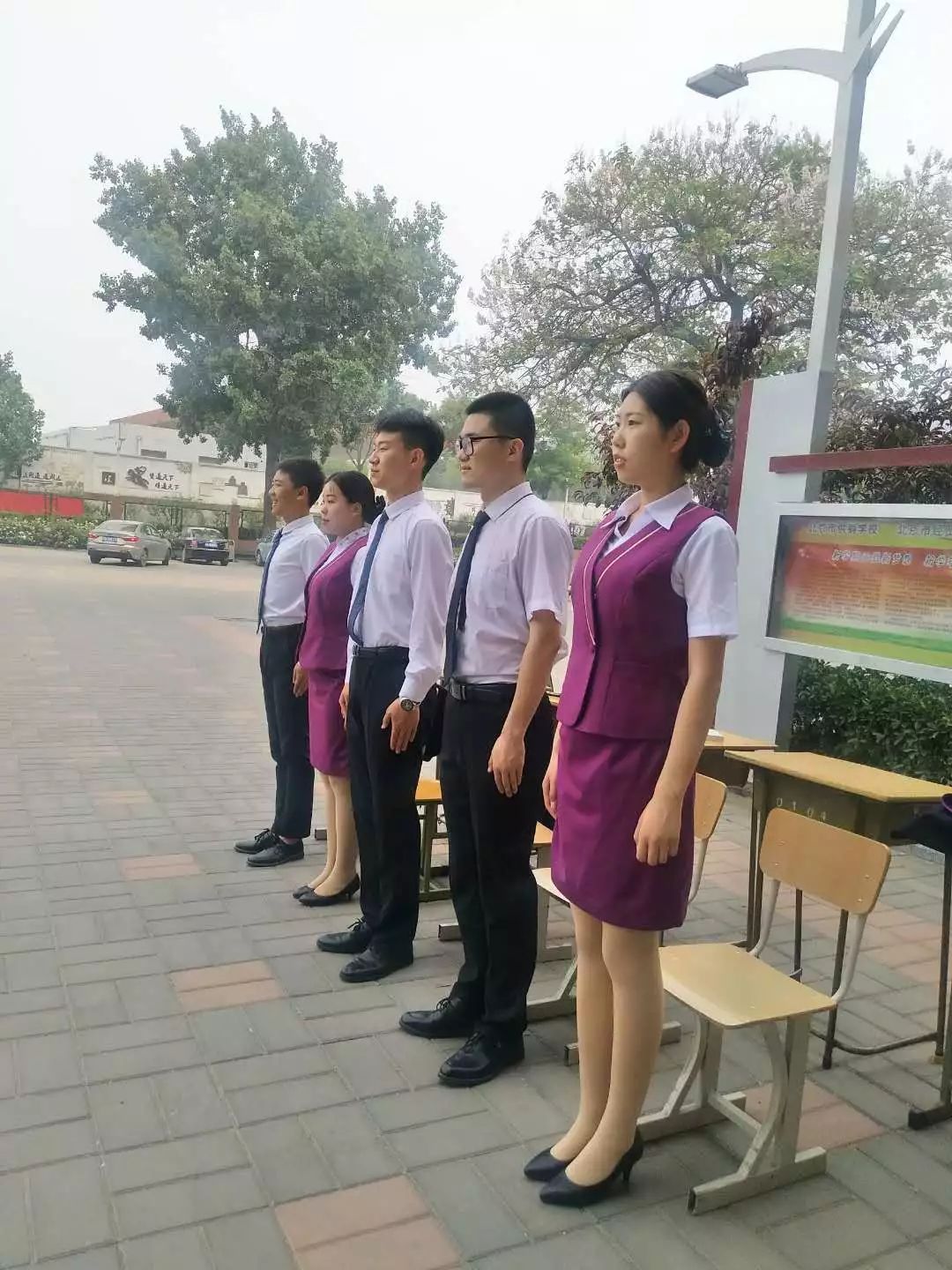 學校禮儀隊 行為的榜樣，顏值的擔當，餐廳服務的典范
